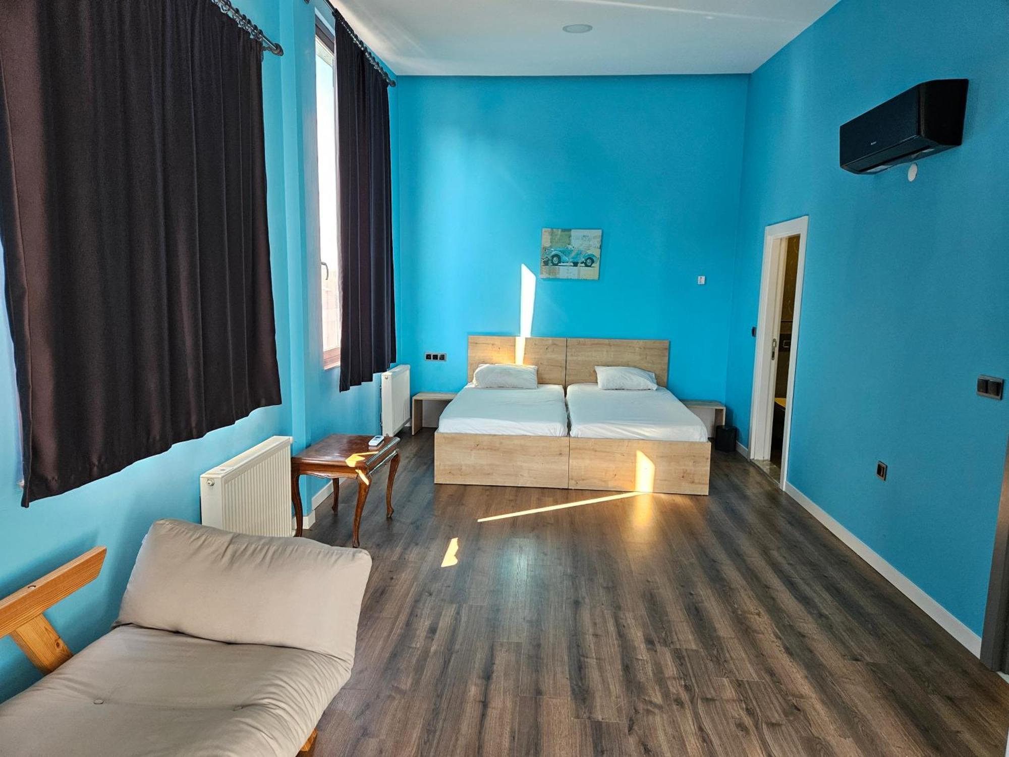 Oldskool Villas Close To Lara Beach Анталія Номер фото